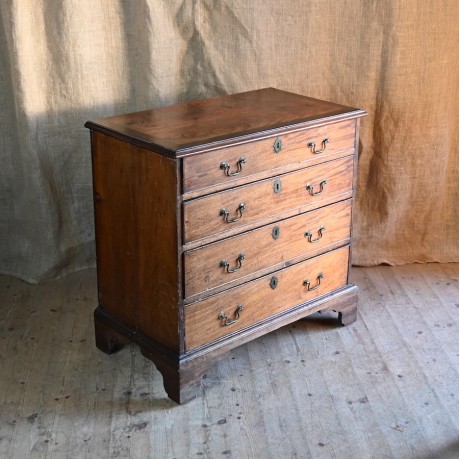 Late 18thC Mahogany Chest of Drawers